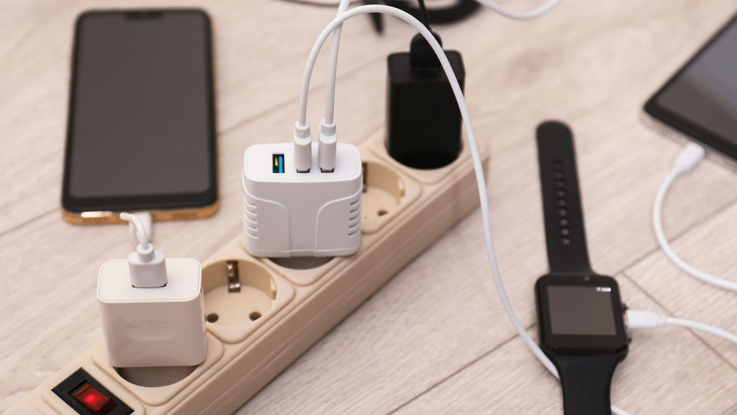 anh-phu-kien-tan-hieu-suat-su-dung-thiet-bi