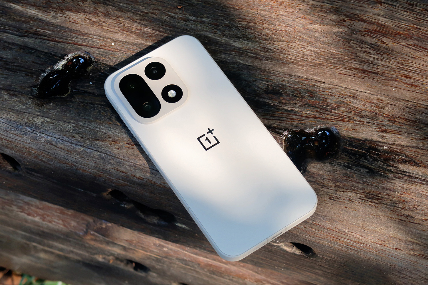 Thiết kế mặt lưng đổi mới hoàn toàn