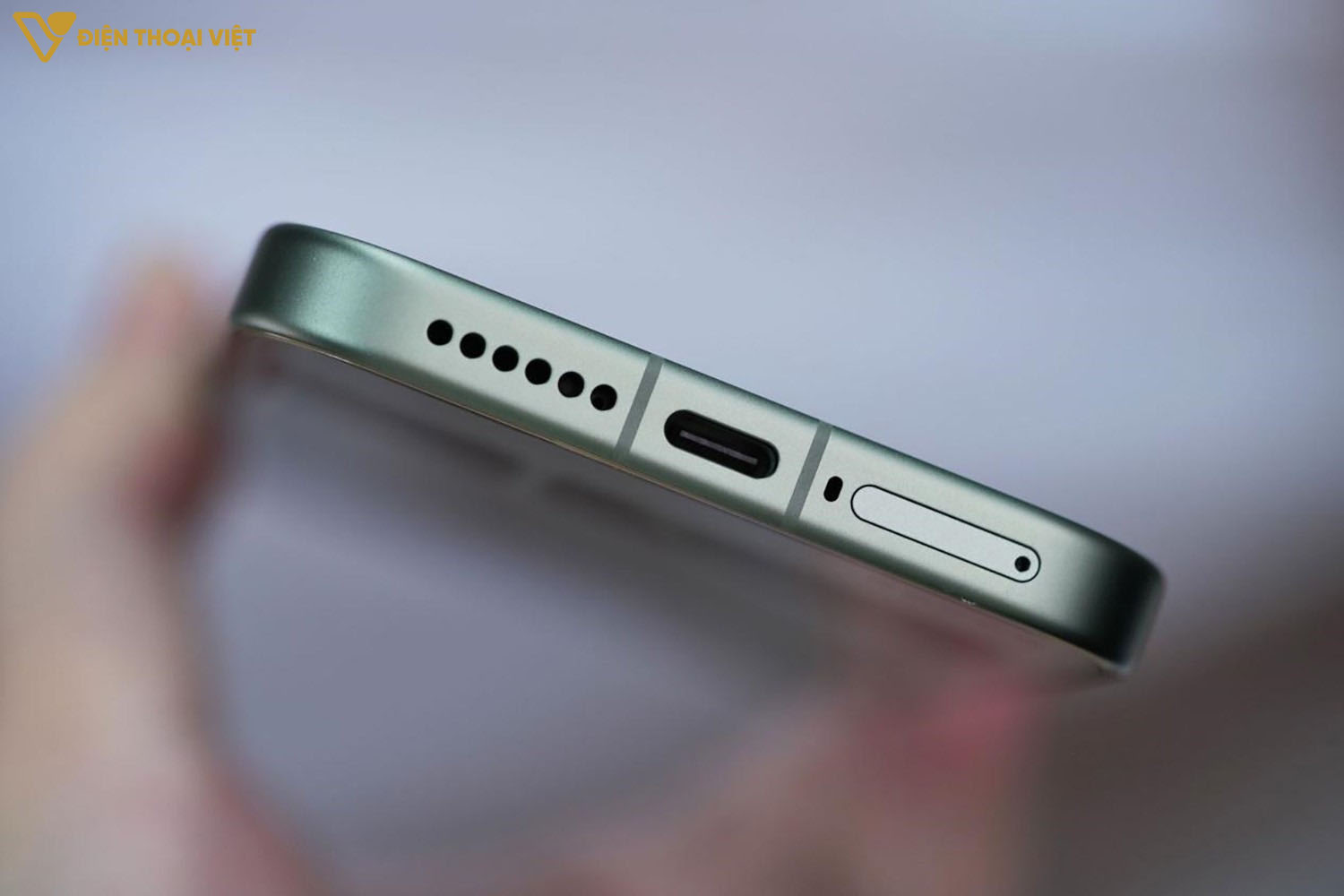 Pin 6.300 mAh, sạc 100W