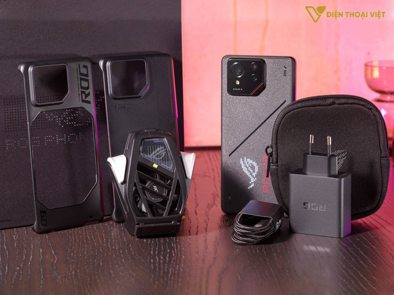 Tặng phụ kiện kèm theo máy