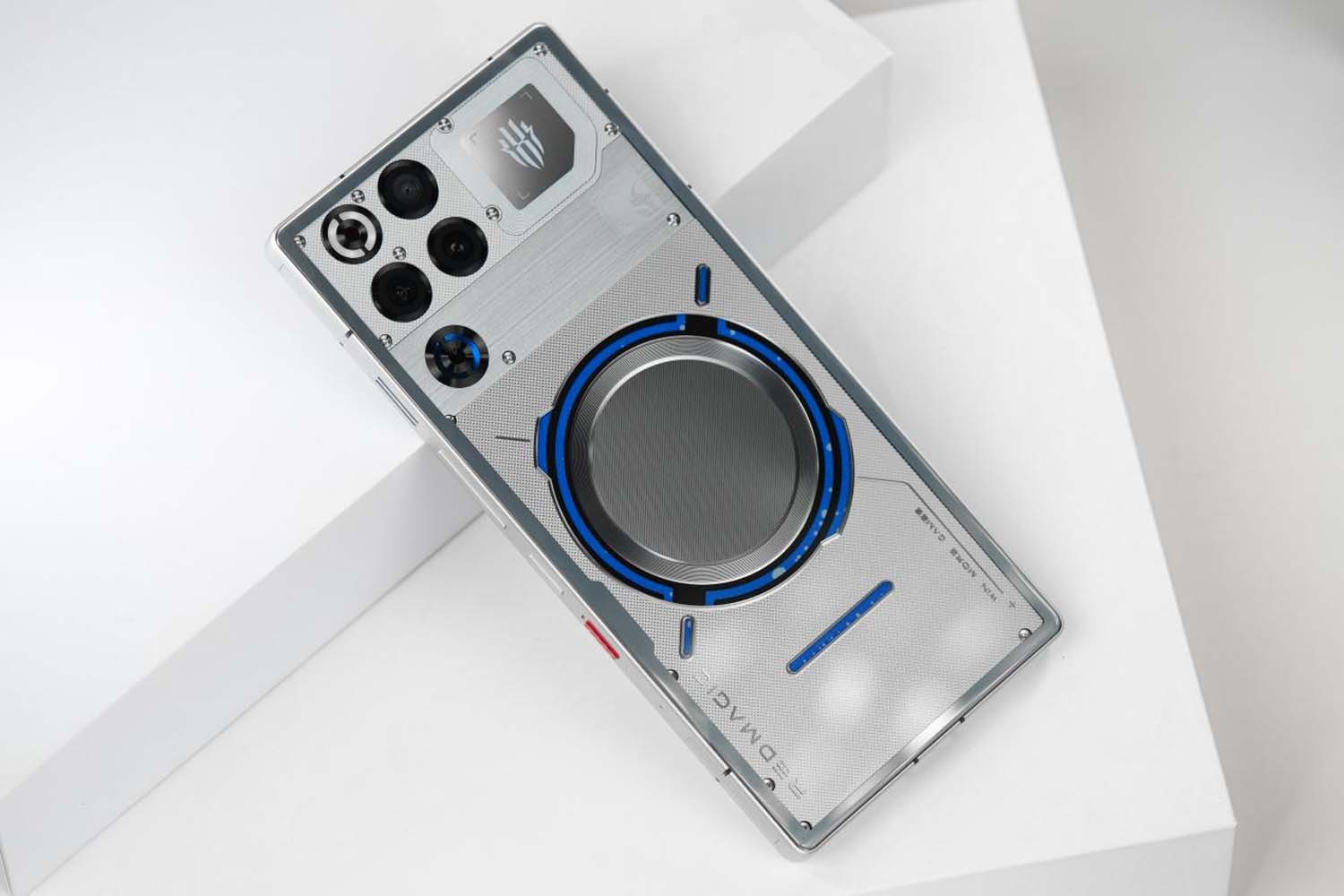 Đánh giá thiết kế điện thoại Nubia