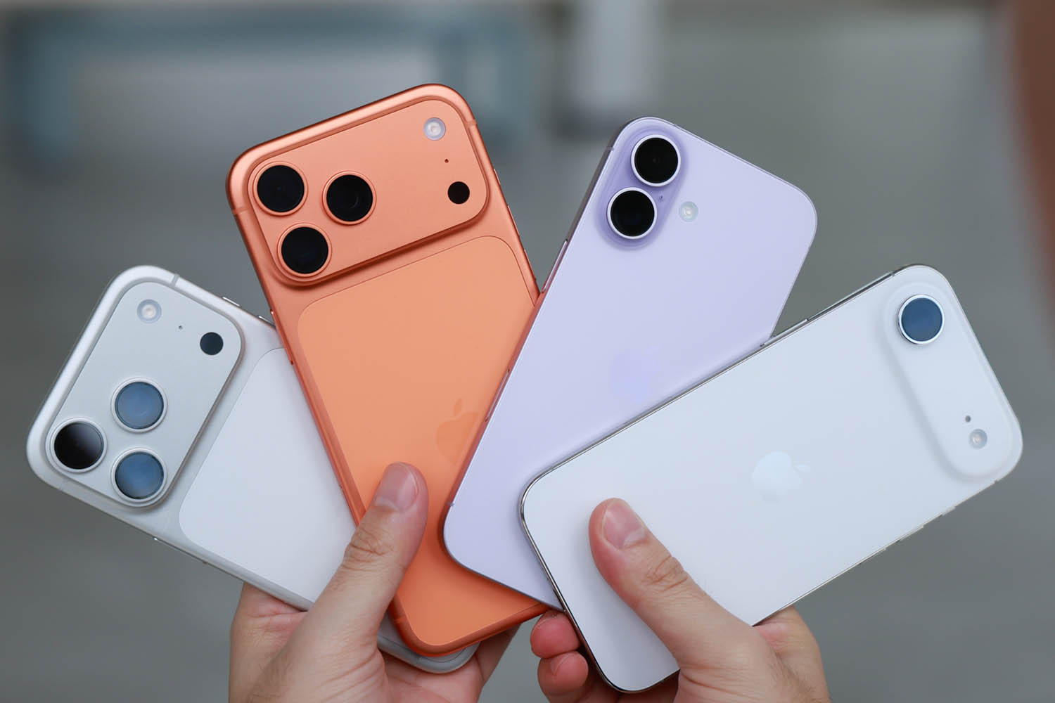 Nên mua iPhone Chính hãng hay Xách tay?