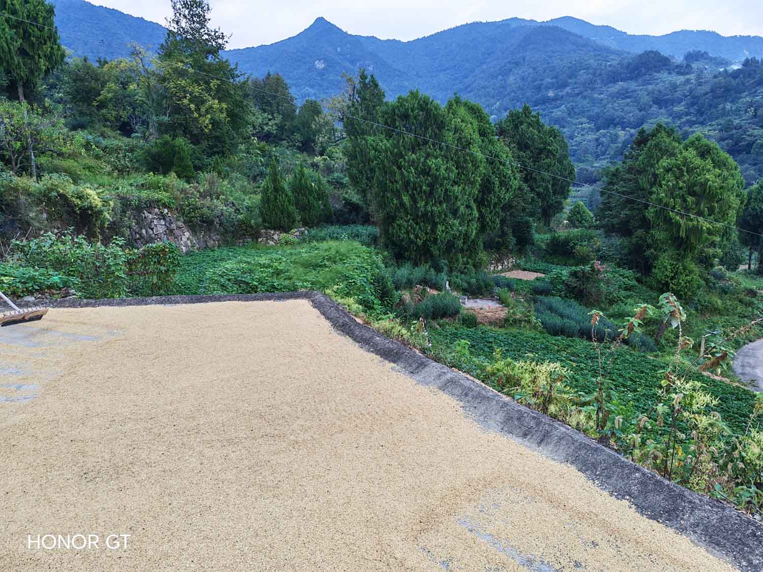 Ảnh đủ sáng ngoài trời