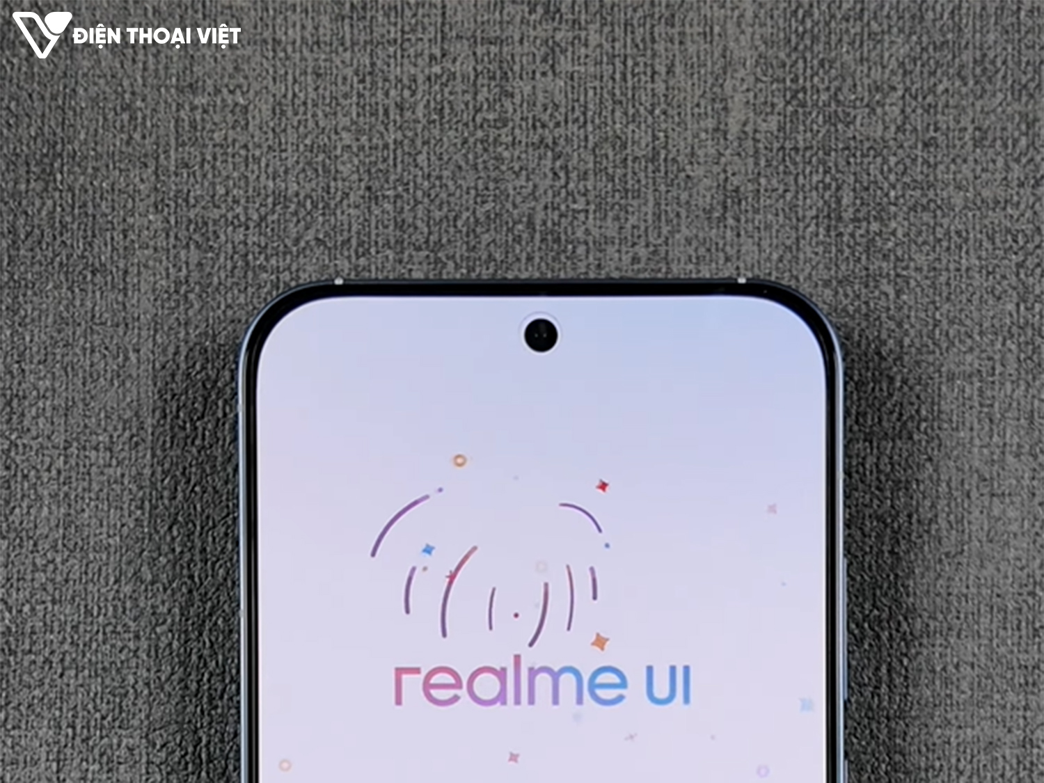 mo-hop-realme-gt8-camera-truoc