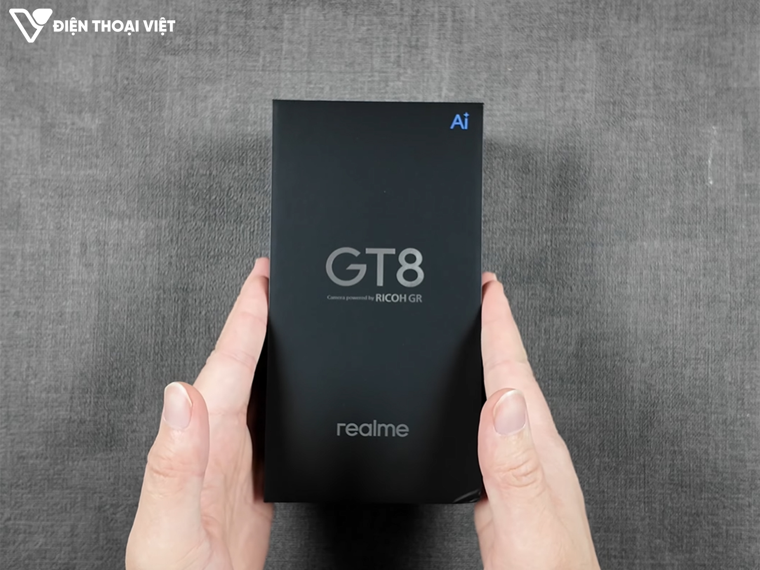 mo-hop-realme-gt8-hop-dung