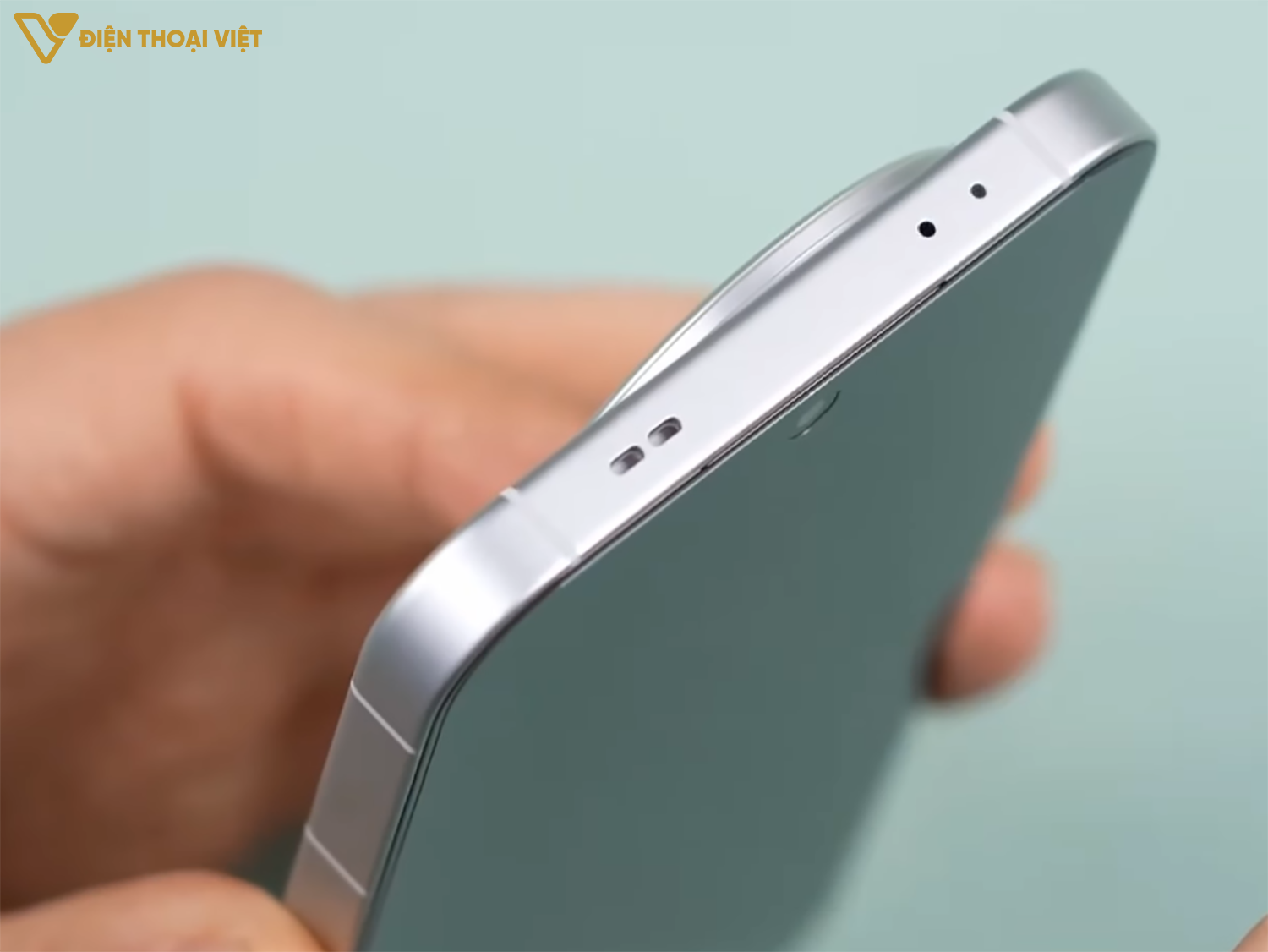 mo-hop-realme-gt8-pro-canh-tren