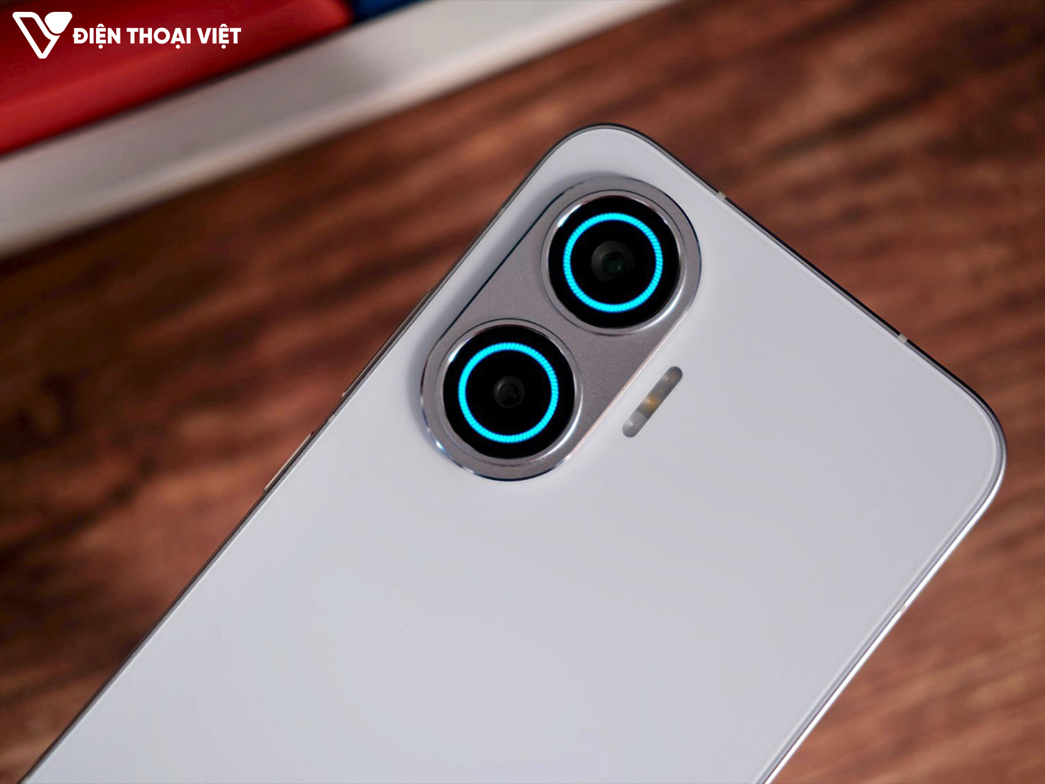 mo-hop-redmi-turbo-4-pro-camera-sau