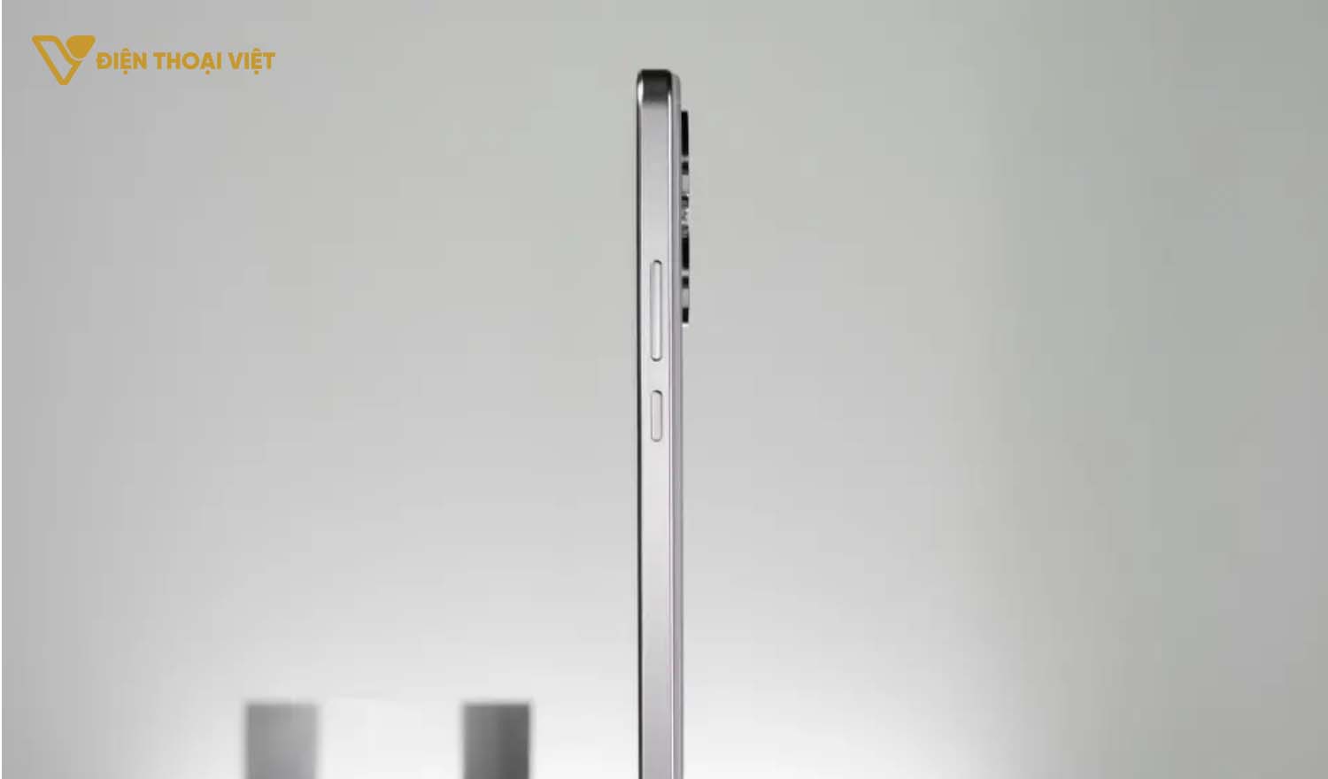 realme-neo7-turbo-canh-phai