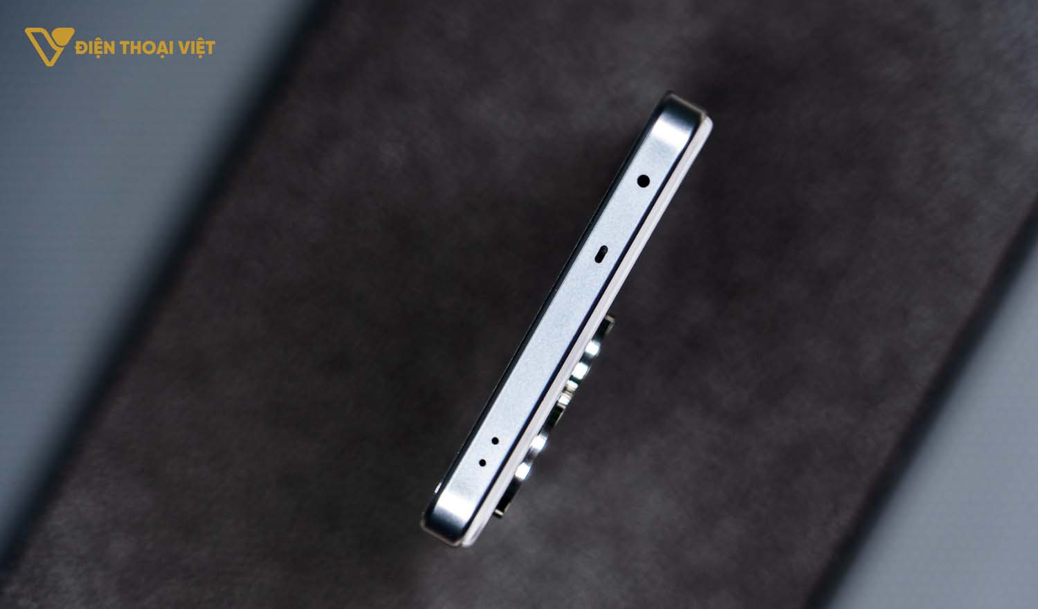 realme-neo7-turbo-canh-tren