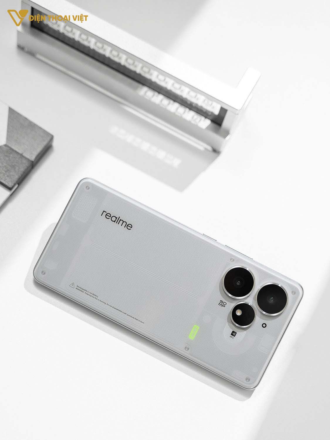 realme-neo7-turbo-mat-lung