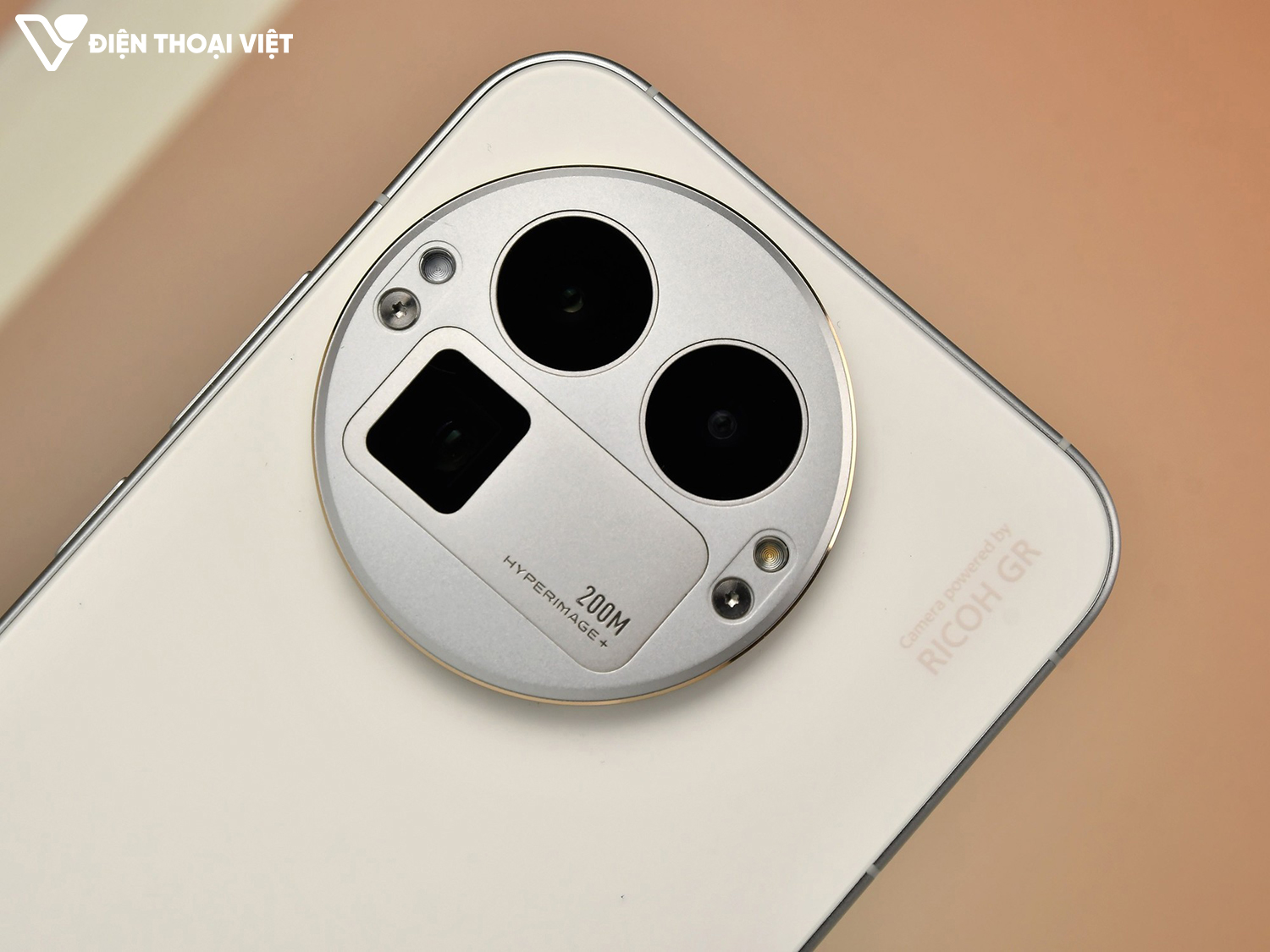 tren-tay-realme-gt8-pro-camera