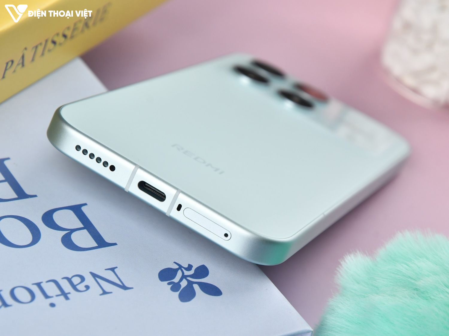 tren-tay-redmi-k90-canh-duoi