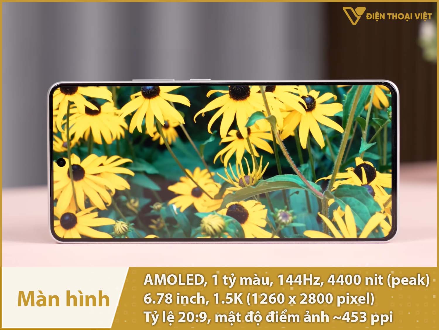 Màn hình AMOLED 144Hz 1 tỷ màu, 6,78 inch 1.5K, độ sáng 4400nit