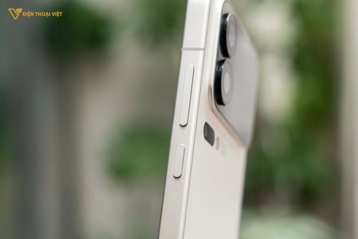 xiaomi-17-pro-canh-phai